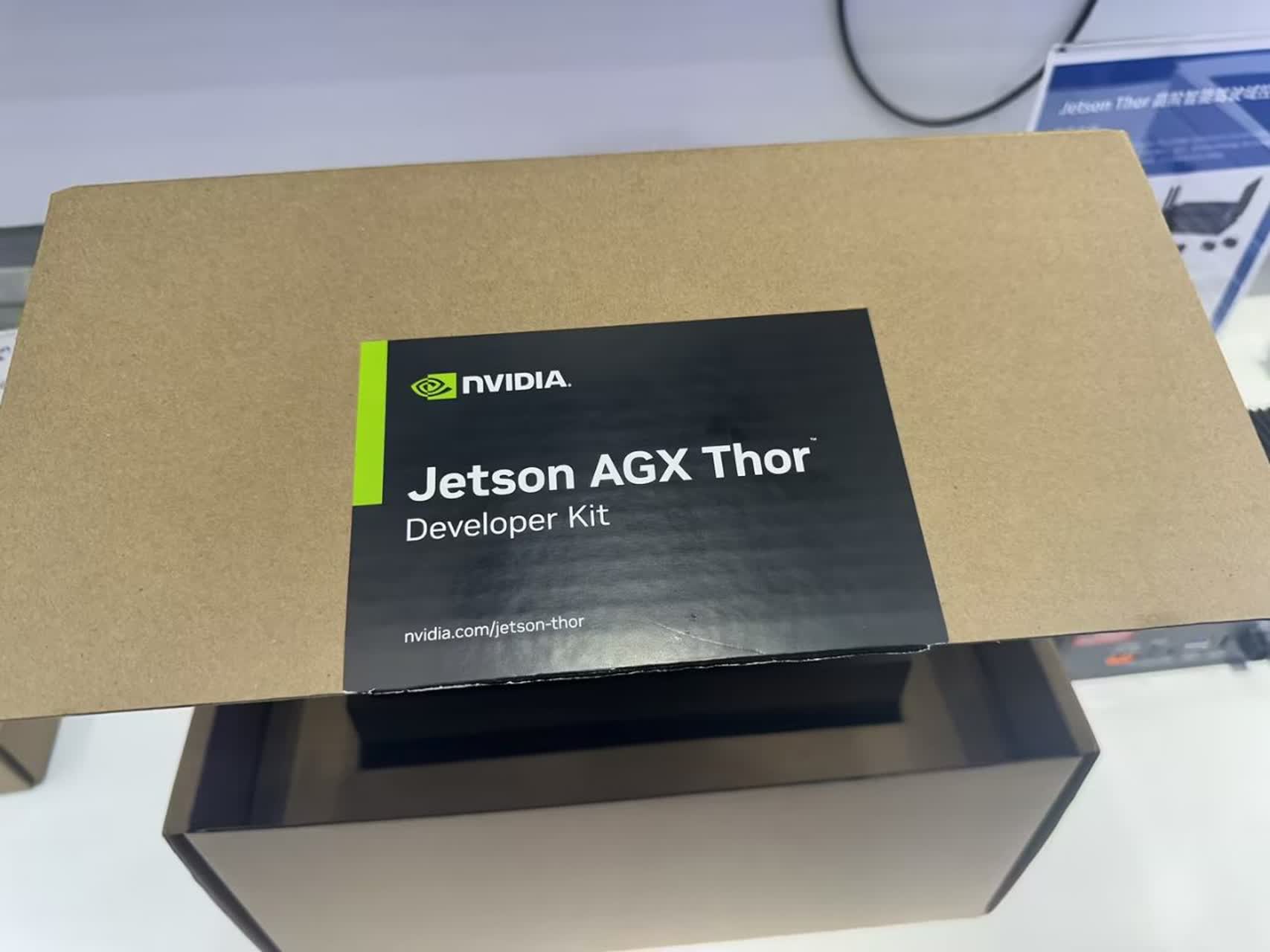 انویدیا کیت توسعه‌دهنده   NVIDIA® Jetson AGX Thor Developer Kit- Jetson T5000